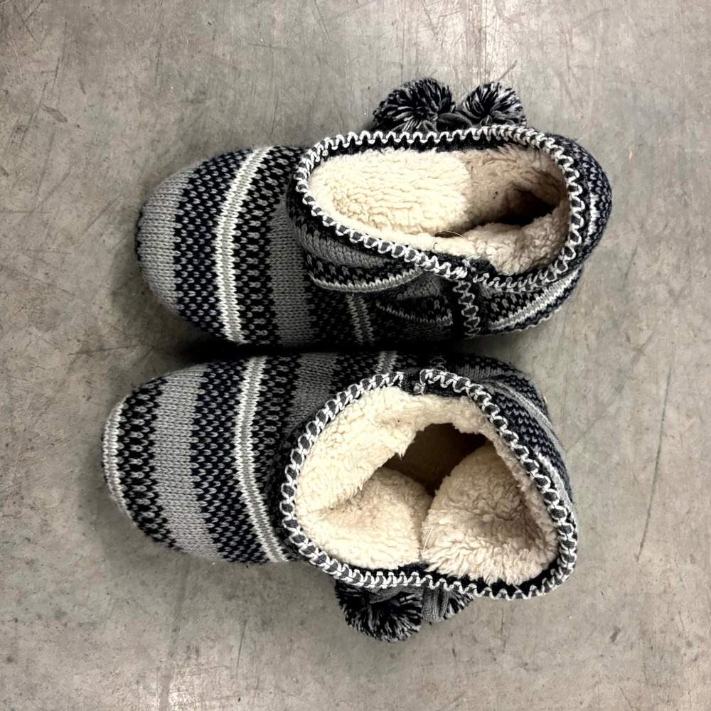 Womens Grey Fair Isle Knit Slipper Boots Faux Fur Lined Pom Pom Size M 7-8